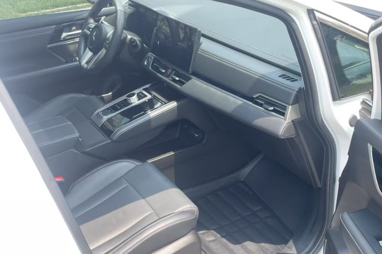 Used Mitsubishi AIRTREK 2022 Hardcore Edition Interior 9