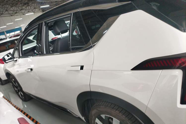 Used Mitsubishi AIRTREK 2022 Hardcore Edition Left Side