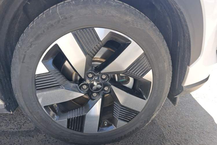Used Mitsubishi AIRTREK 2022 Hardcore Edition Right Front Wheel Hub