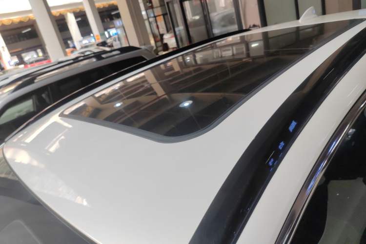 Used Mitsubishi AIRTREK 2022 Hardcore Edition Roof