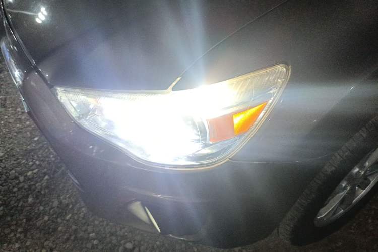 Used Mitsubishi ASX 2013 2.0L CVT Two-Wheel Drive Elite Edition Left Front Headlight
