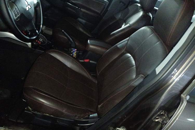 Used Mitsubishi ASX 2013 2.0L CVT Two-Wheel Drive Elite Edition Left Front Seat