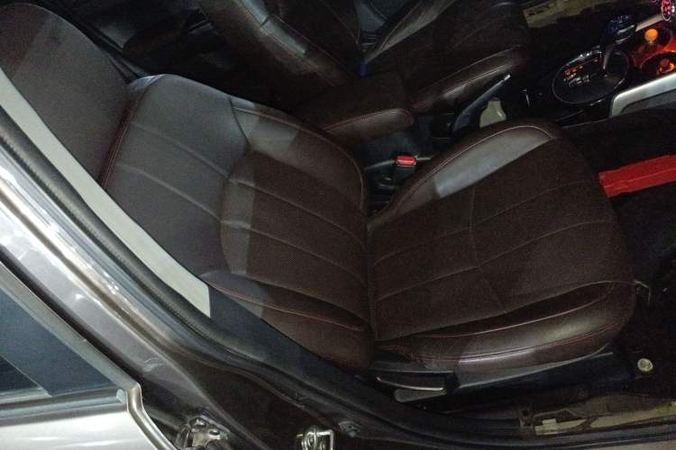 Used Mitsubishi ASX 2013 2.0L CVT Two-Wheel Drive Elite Edition Right Front Seat