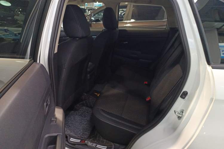 Used Mitsubishi ASX 2020 2.0L CVT Active Version Interior 3