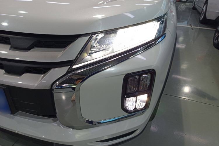 Used Mitsubishi ASX 2020 2.0L CVT Active Version Left Front Headlight
