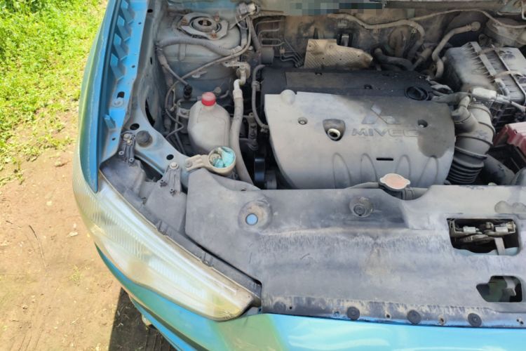 Used Mitsubishi ASX 2011 2.0 Front-Wheel-Drive Xuan Yue Version Engine Bay Right