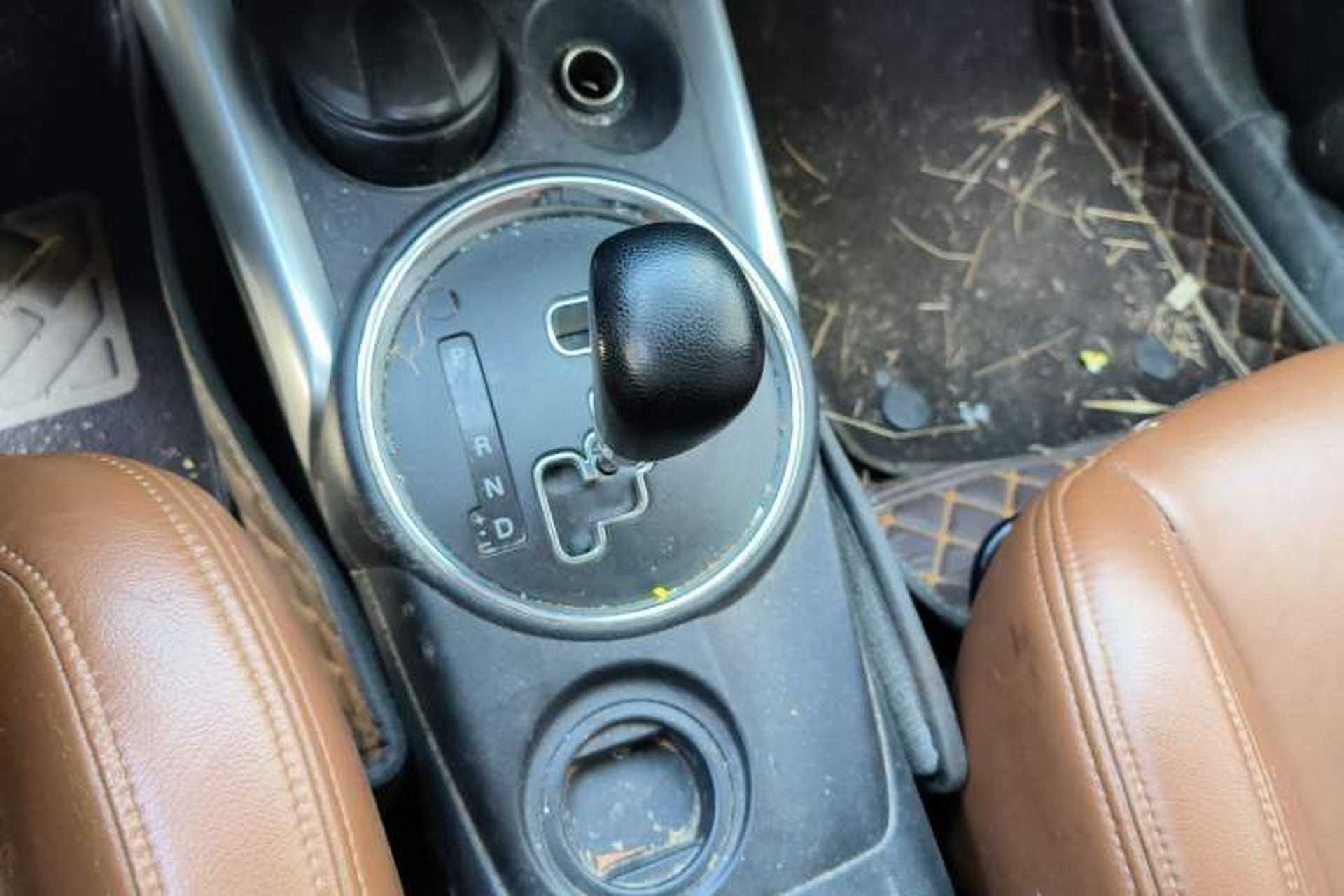 Used Mitsubishi ASX 2011 2.0 Front-Wheel-Drive Xuan Yue Version Gear Lever