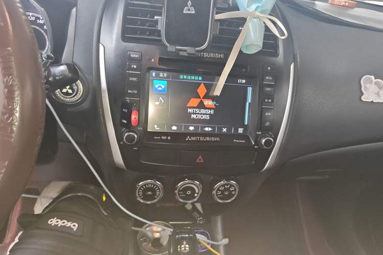 Used Mitsubishi ASX 2011 2.0 L Two-Wheel Drive XuanYi Version Audio And AC Panel