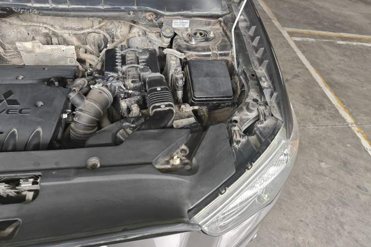 Used Mitsubishi ASX 2011 2.0 L Two-Wheel Drive XuanYi Version Engine Bay Left