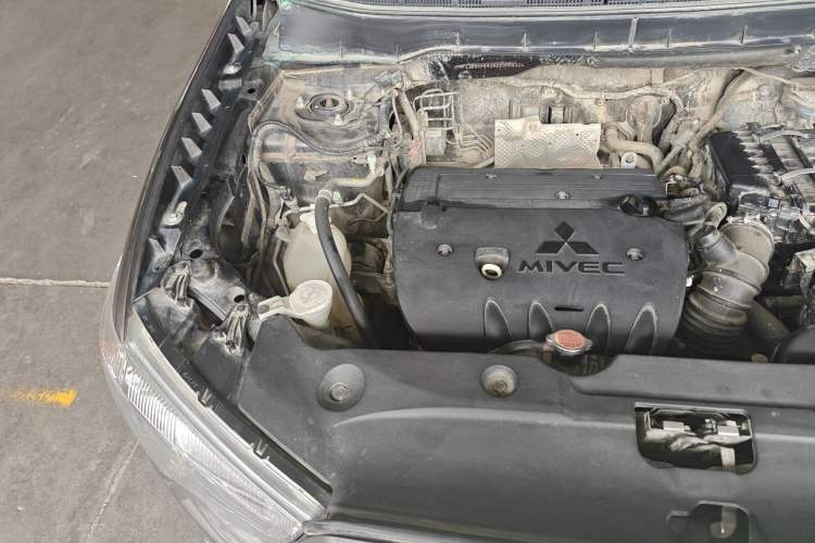 Used Mitsubishi ASX 2011 2.0 L Two-Wheel Drive XuanYi Version Engine Bay Right