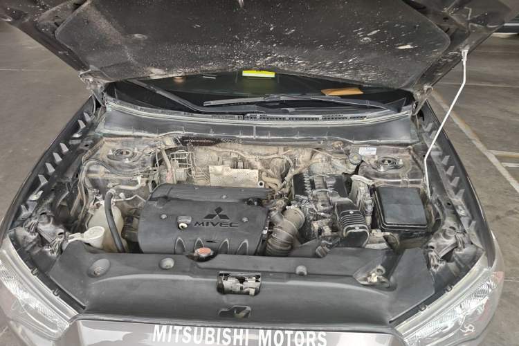 Used Mitsubishi ASX 2011 2.0 L Two-Wheel Drive XuanYi Version Engine Bay