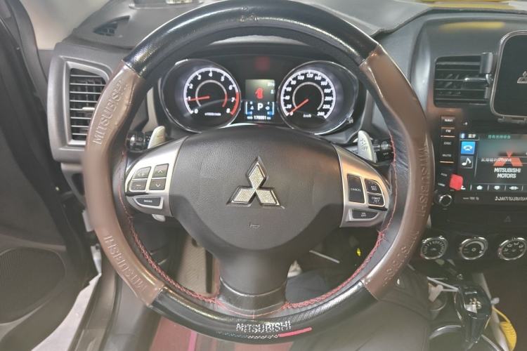 Used Mitsubishi ASX 2011 2.0 L Two-Wheel Drive XuanYi Version Steering Wheel