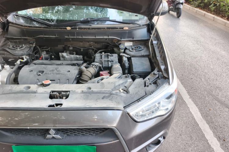 Used Mitsubishi ASX 2011 2.0 L Two-Wheel Drive XuanYi Version Engine Bay Left