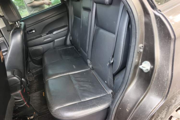 Used Mitsubishi ASX 2011 2.0 L Two-Wheel Drive XuanYi Version Left Rear Seat