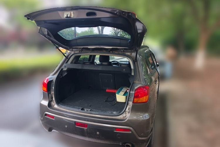 Used Mitsubishi ASX 2011 2.0 L Two-Wheel Drive XuanYi Version Trunk