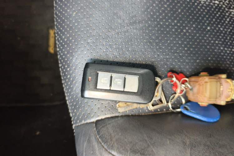 Used Mitsubishi ASX 2011 2.0 L Two-Wheel Drive XuanYi Version Vehicle Key
