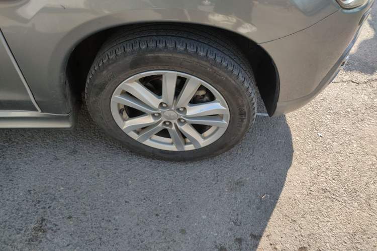 Used Mitsubishi ASX 2011 2.0 4x4 Sporty Cool Edition Exterior 7