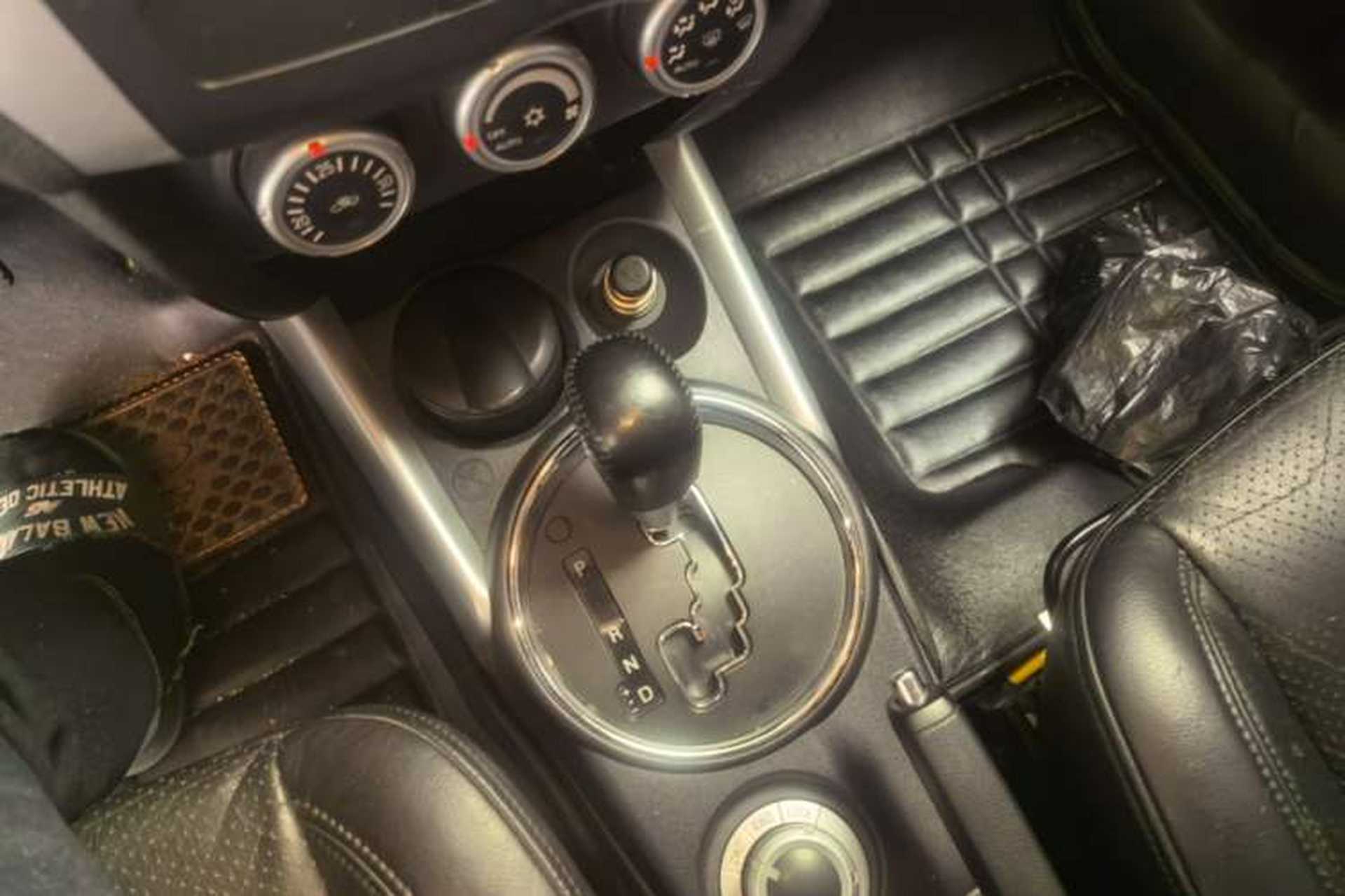 Used Mitsubishi ASX 2011 2.0 Front-Wheel-Drive Xuan Yue Version Gear Lever