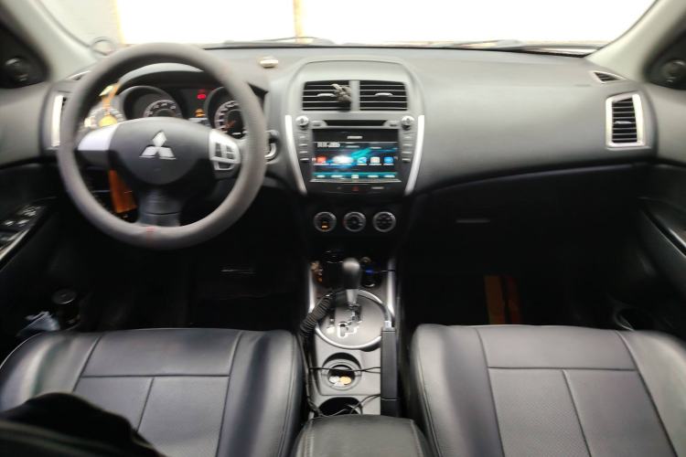 Used Mitsubishi ASX 2011 2.0 Front-Wheel-Drive Xuan Dong Edition Center Console