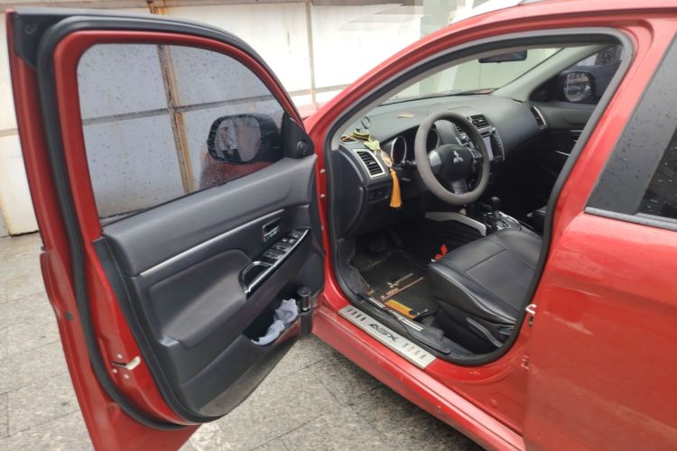 Used Mitsubishi ASX 2011 2.0 Front-Wheel-Drive Xuan Dong Edition Driver Seat