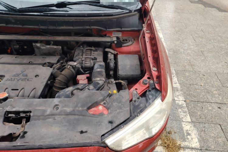 Used Mitsubishi ASX 2011 2.0 Front-Wheel-Drive Xuan Dong Edition Engine Bay Left