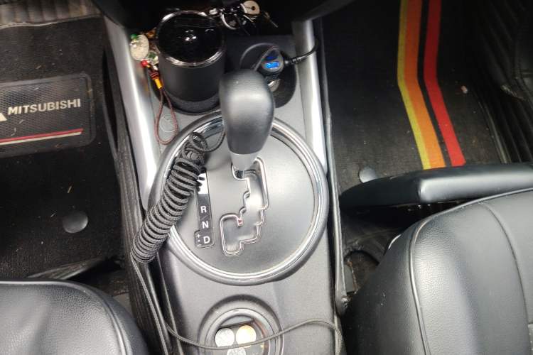 Used Mitsubishi ASX 2011 2.0 Front-Wheel-Drive Xuan Dong Edition Gear Lever