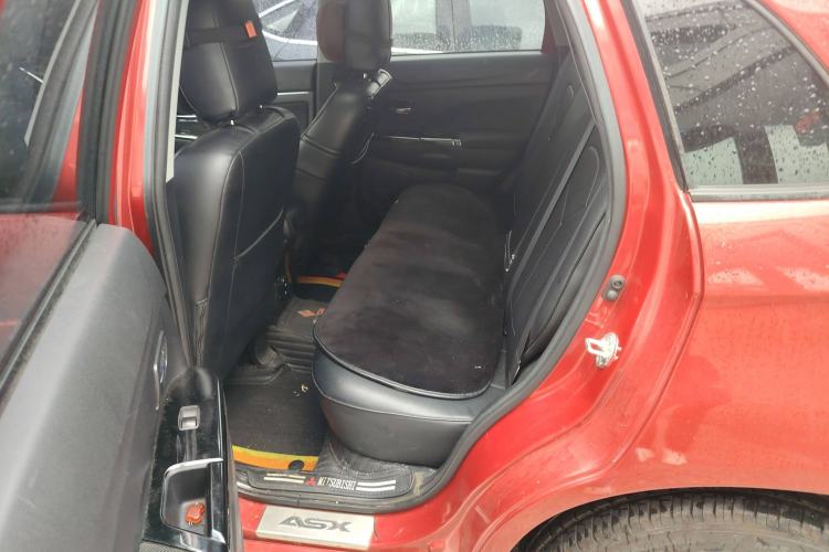 Used Mitsubishi ASX 2011 2.0 Front-Wheel-Drive Xuan Dong Edition Left Rear Seat