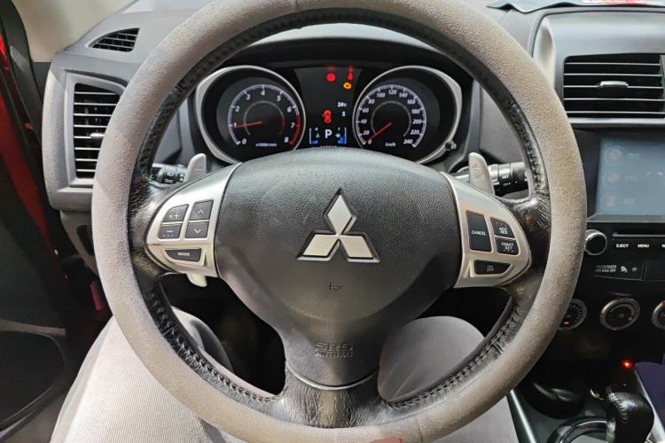 Used Mitsubishi ASX 2011 2.0 L Two-Wheel Drive XuanYi Version Steering Wheel