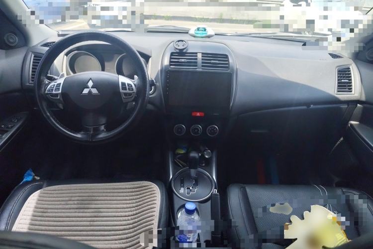 Used Mitsubishi ASX 2011 2.0 4x4 JingShang Edition Center Console