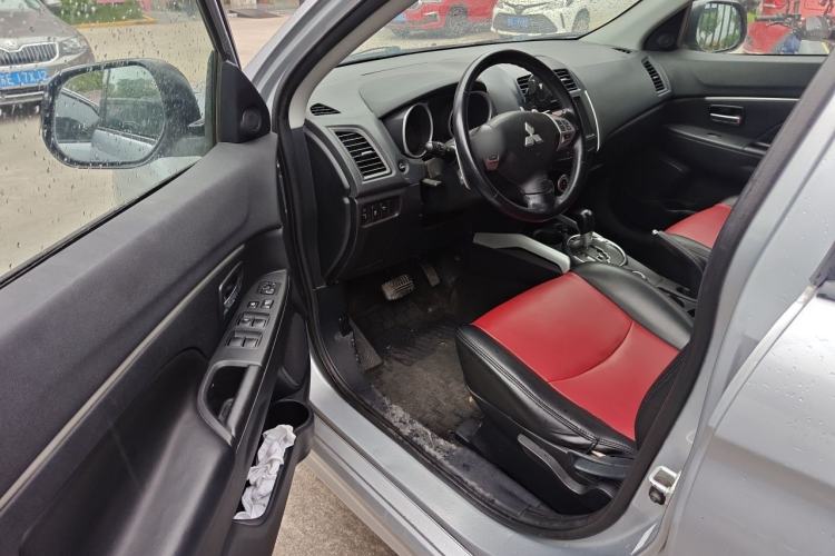Used Mitsubishi ASX 2011 2.0 4x4 JingShang Edition Driver Seat