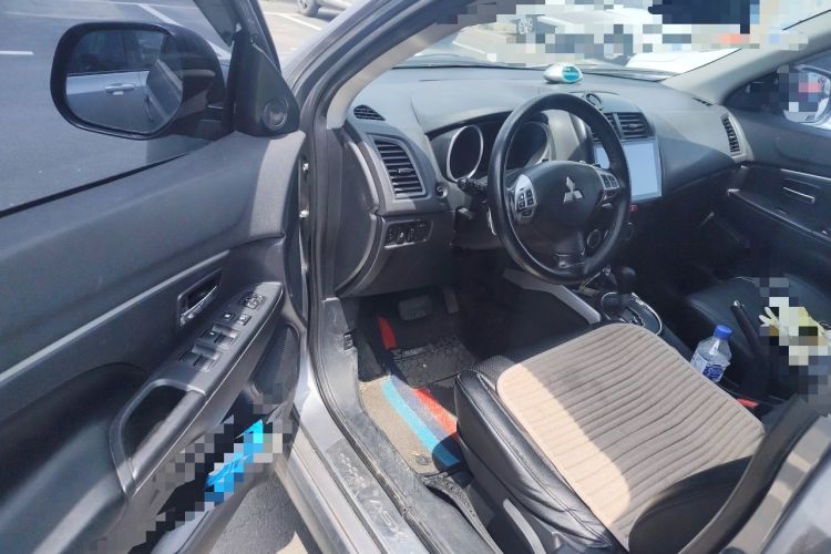 Used Mitsubishi ASX 2011 2.0 4x4 JingShang Edition Driver Seat
