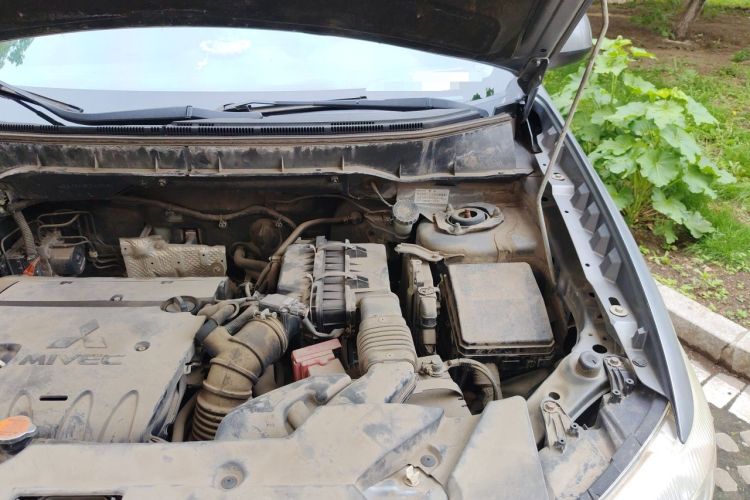 Used Mitsubishi ASX 2011 2.0 4x4 JingShang Edition Engine Bay Left