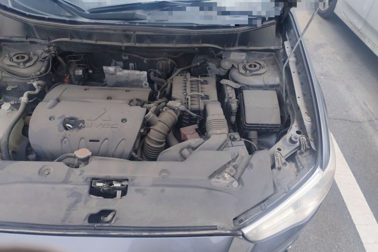 Used Mitsubishi ASX 2011 2.0 4x4 JingShang Edition Engine Bay Left