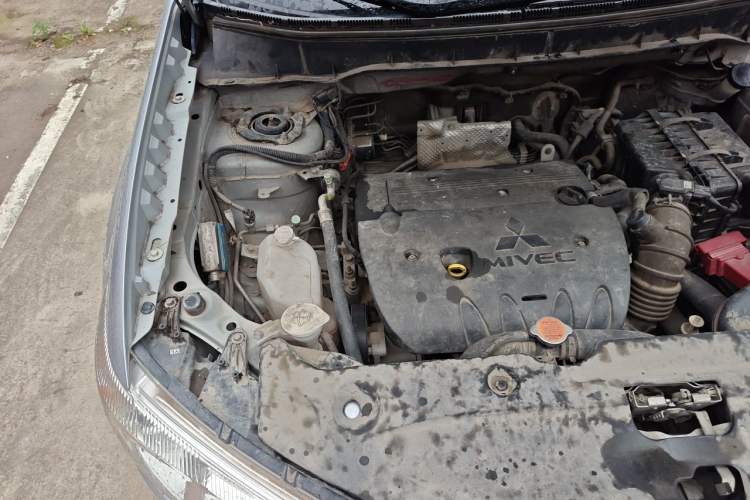 Used Mitsubishi ASX 2011 2.0 4x4 JingShang Edition Engine Bay Right