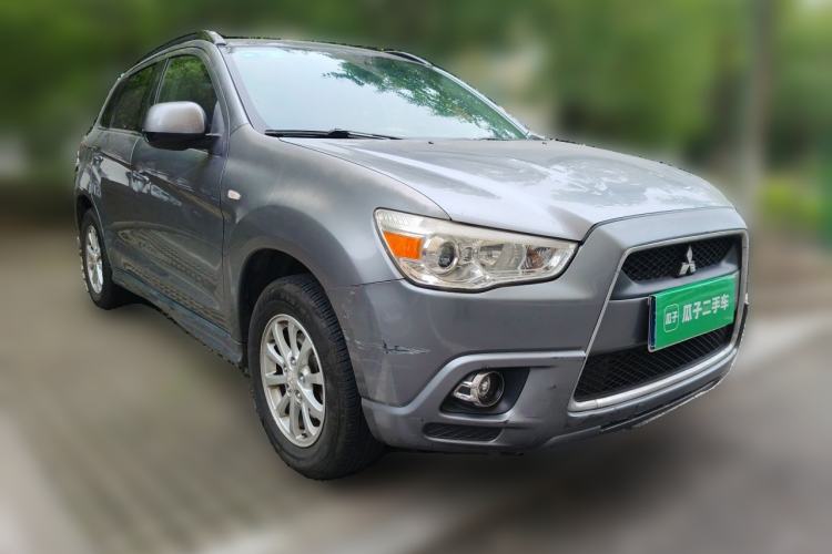 Used Mitsubishi ASX 2011 2.0 4x4 JingShang Edition Front Right 45 Deg