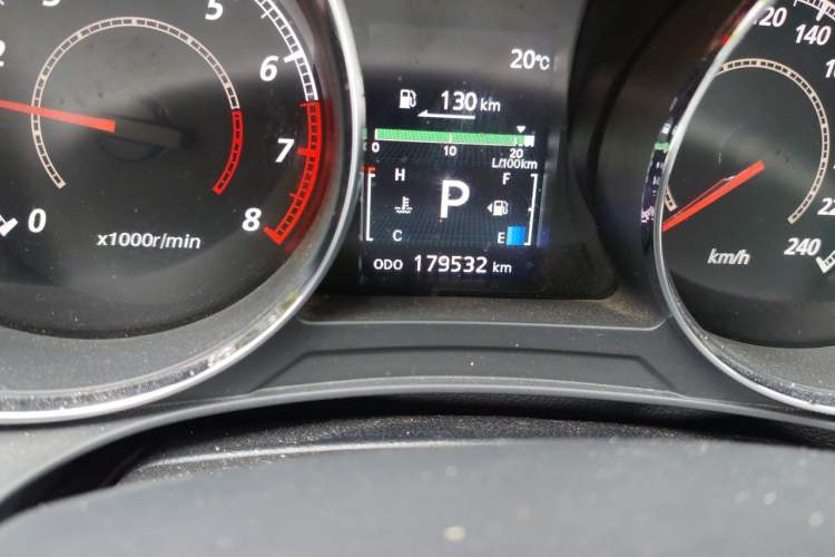 Used Mitsubishi ASX 2011 2.0 4x4 JingShang Edition Odometer Close Up