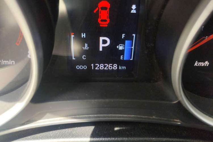 Used Mitsubishi ASX 2011 2.0 4x4 JingShang Edition Odometer Close Up