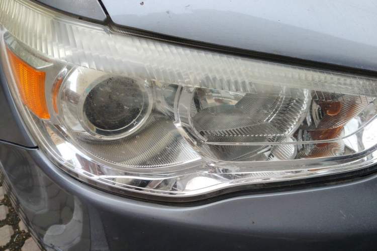 Used Mitsubishi ASX 2011 2.0 4x4 JingShang Edition Right Front Headlight