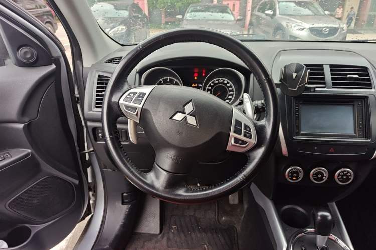 Used Mitsubishi ASX 2011 2.0 4x4 JingShang Edition Steering Wheel