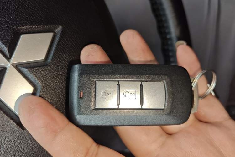 Used Mitsubishi ASX 2011 2.0 4x4 JingShang Edition Vehicle Key