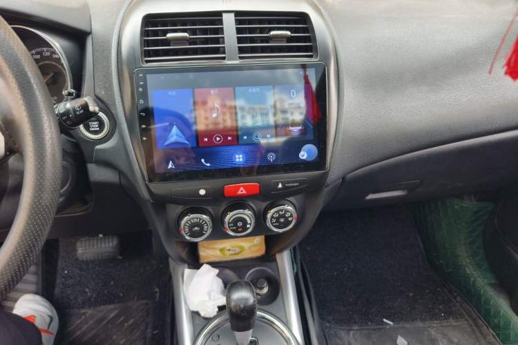 Used Mitsubishi ASX 2011 2.0 L Two-Wheel Drive XuanYi Version Audio And AC Panel