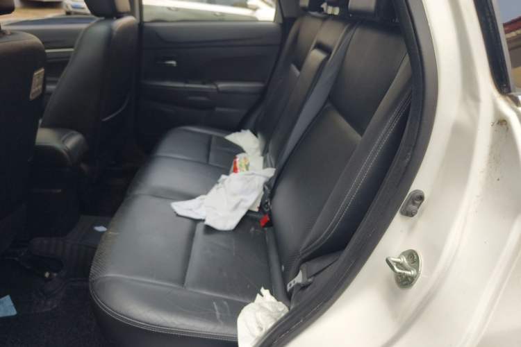 Used Mitsubishi ASX 2011 2.0 L Two-Wheel Drive XuanYi Version Left Rear Seat