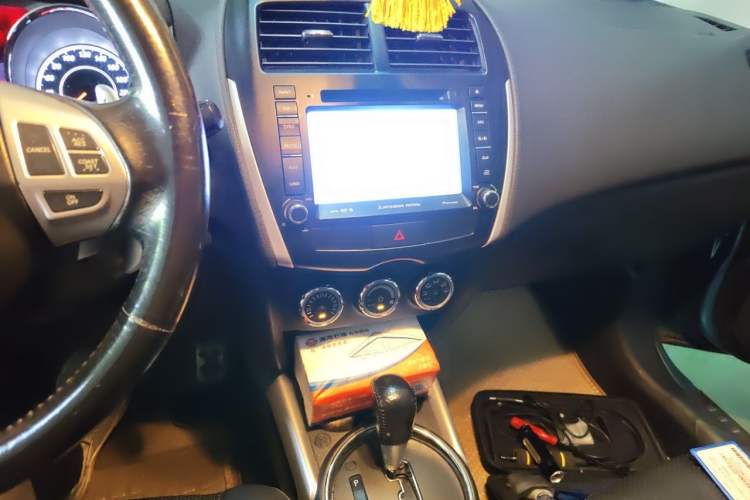 Used Mitsubishi ASX 2012 2.0 LUXURY Two-Wheel Drive with Navigation Audio And AC Panel