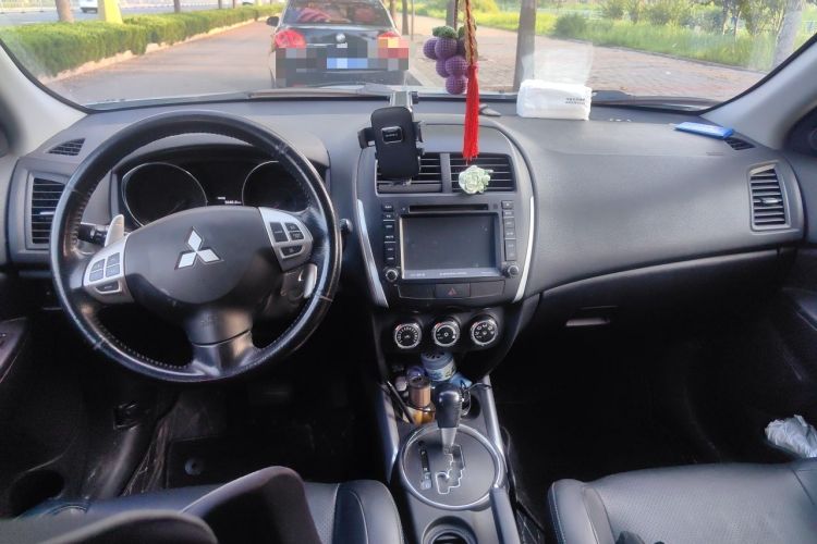 Used Mitsubishi ASX 2012 2.0 LUXURY Two-Wheel Drive with Navigation Center Console
