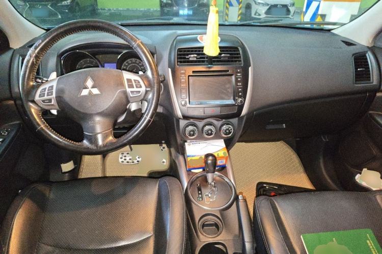 Used Mitsubishi ASX 2012 2.0 LUXURY Two-Wheel Drive with Navigation Center Console