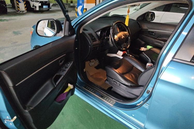 Used Mitsubishi ASX 2012 2.0 LUXURY Two-Wheel Drive with Navigation Driver Seat