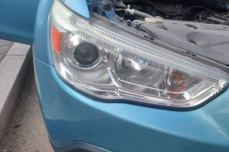 Used Mitsubishi ASX 2012 2.0 LUXURY Two-Wheel Drive with Navigation Right Front Headlight