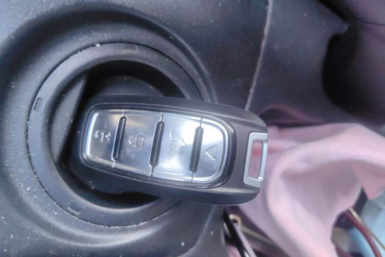 Used Mitsubishi ASX 2012 2.0 LUXURY Two-Wheel Drive with Navigation Vehicle Key