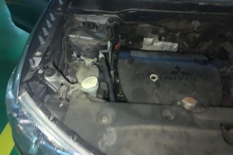 Used Mitsubishi ASX 2012 2.0 LUXURY Two-Wheel Drive with Navigation Engine Bay Right