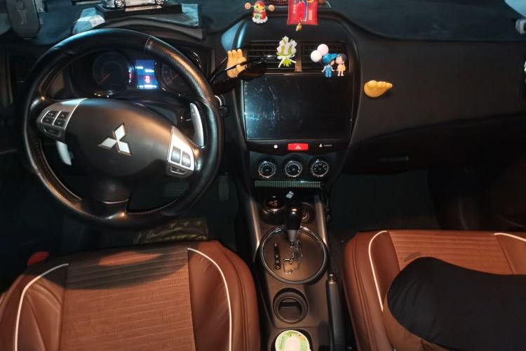 Used Mitsubishi ASX 2012 2.0 LUXURY Two-Wheel Drive with Navigation Center Console
